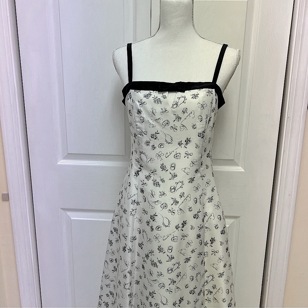 Signature by Robbie Bee | Black and White A-Line Dress | Size 10